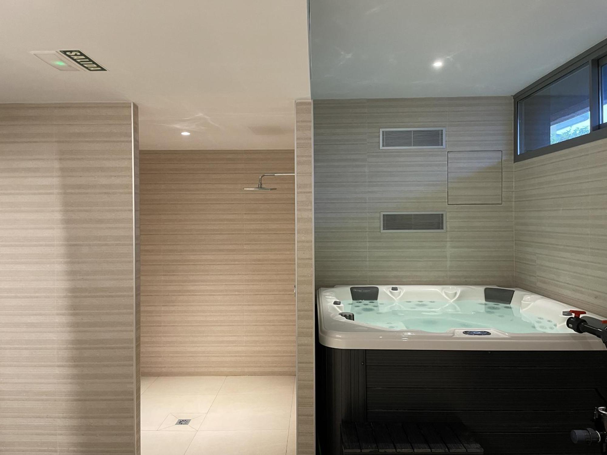 Vivi Homes - Elies House Pool, Gym, Spa & Sea View El Faro Eksteriør bilde